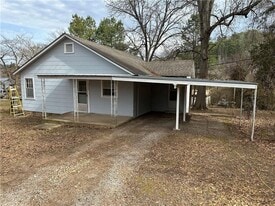 203 Mill St in Jasper, AR - Building Photo