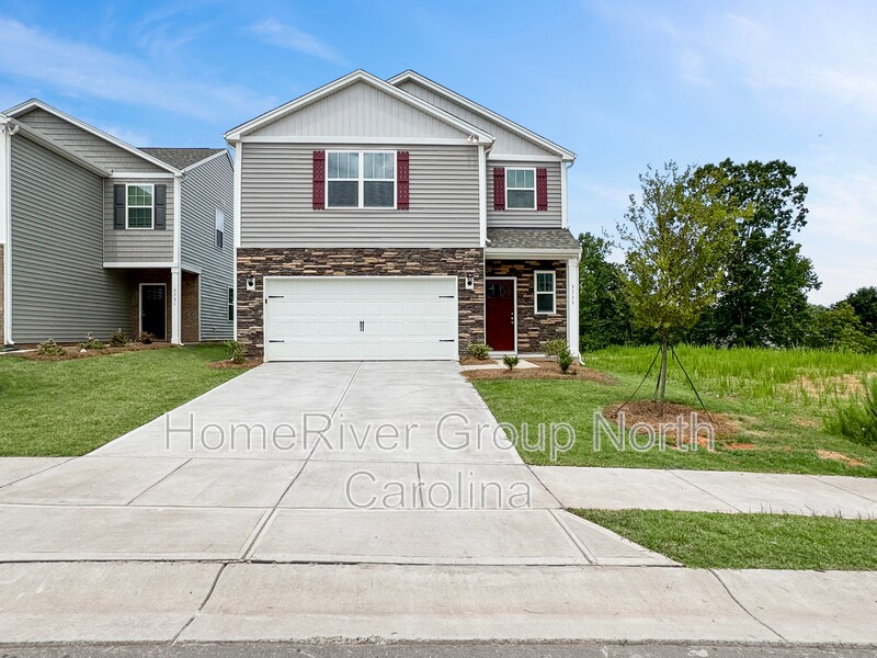 3735 13th St NE in Hickory, NC - Building Photo