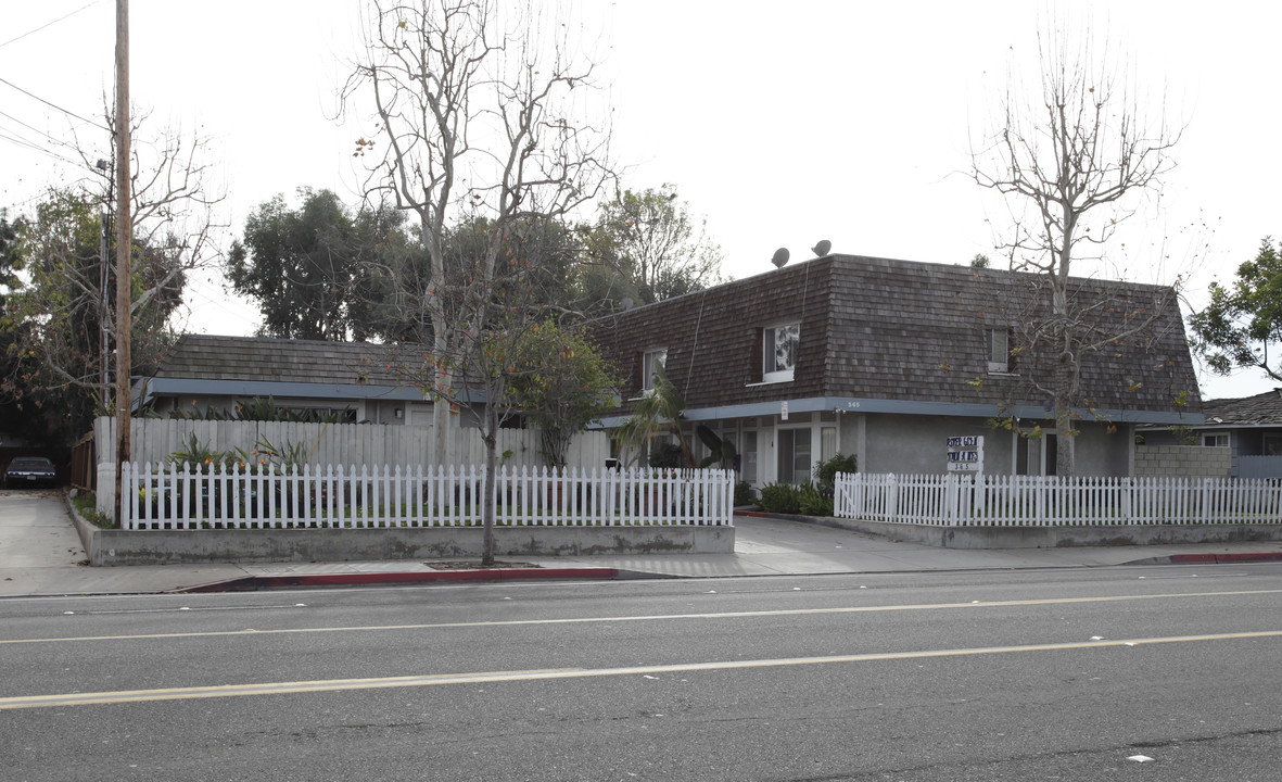 River Glen Townhomes in Costa Mesa, CA - Building Photo