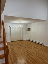 35 Williams Ave in Holtsville, NY - Building Photo - Building Photo