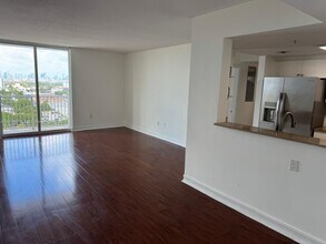 117 NW 42nd Ave in Miami, FL - Building Photo - Building Photo