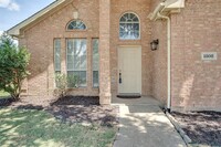 1808 Garrett Dr in Carrollton, TX - Foto de edificio - Building Photo