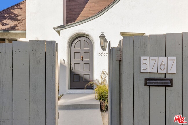 5767 Tuxedo Terrace in Los Angeles, CA - Building Photo - Building Photo