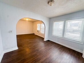 136 W 37th St in Indianapolis, IN - Building Photo - Building Photo