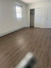 90 Quaker Path in Stony Brook, NY - Building Photo - Building Photo