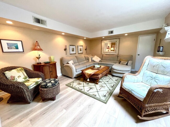 property at 5301 E Waverly Dr