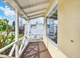 986 55th St in Oakland, CA - Building Photo - Building Photo