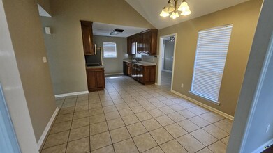 110 Sheldon Ridge Ct in Bonaire, GA - Building Photo - Building Photo