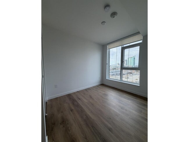 13738 Central Ave in Surrey, BC - Building Photo - Building Photo