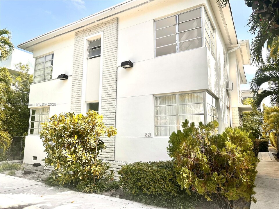 823 Jefferson Ave in Miami Beach, FL - Building Photo