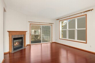 1708 Oakbrooke Way in Eagan, MN - Building Photo - Building Photo