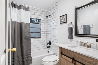 4805 N 37th St in Tampa, FL - Building Photo - Building Photo