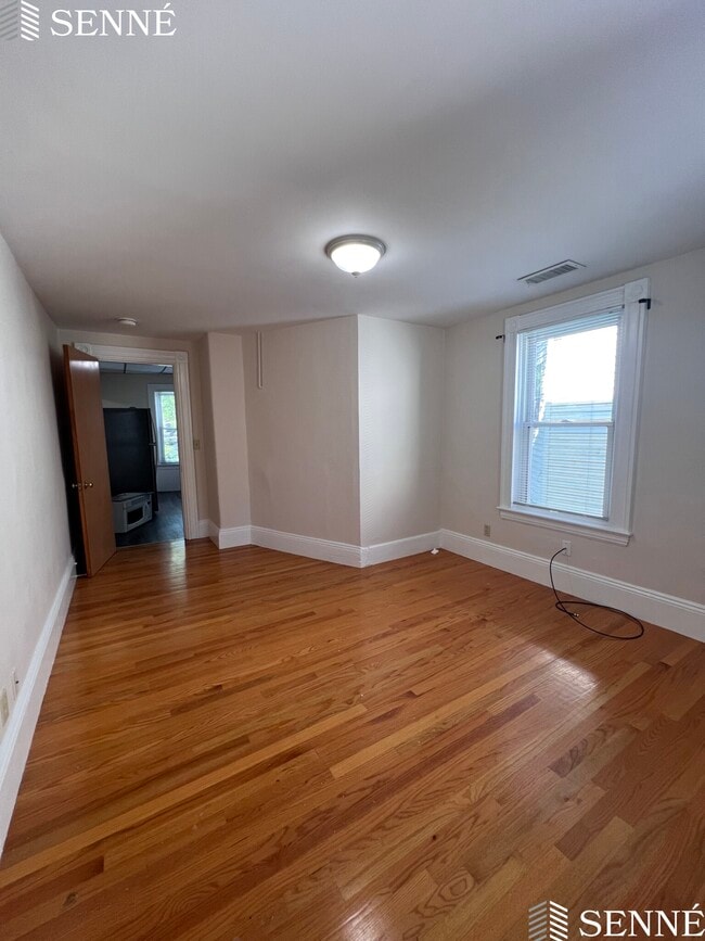 53 Market St, Unit 3 in Cambridge, MA - Foto de edificio - Building Photo