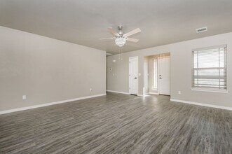 1305 Fox Hollow Ave in Amarillo, TX - Building Photo - Building Photo