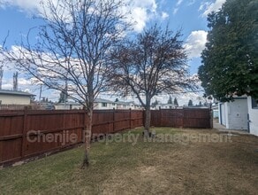 6519-6136 136 Ave NW in Edmonton, AB - Building Photo - Building Photo