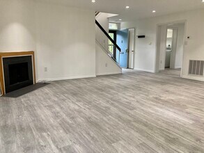 658 15th St S in Arlington, VA - Foto de edificio - Building Photo