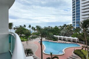 3001 S Ocean Dr, Unit 319 in Hollywood, FL - Building Photo