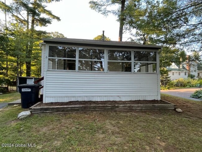 6 Sullivan Dr in Lake George, NY - Building Photo - Building Photo