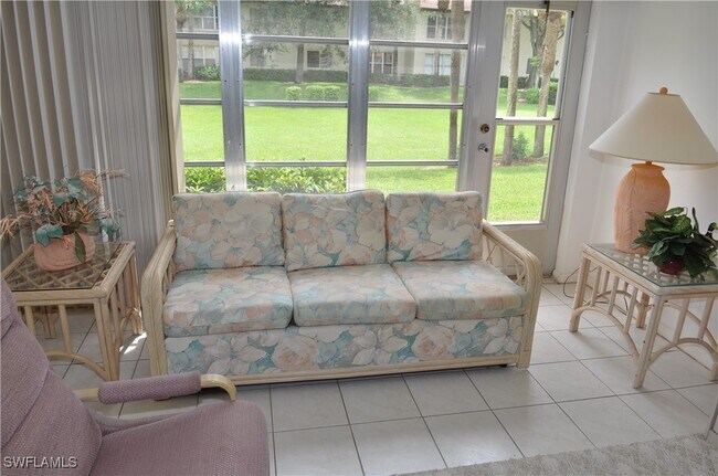 4110 Looking Glass Ln