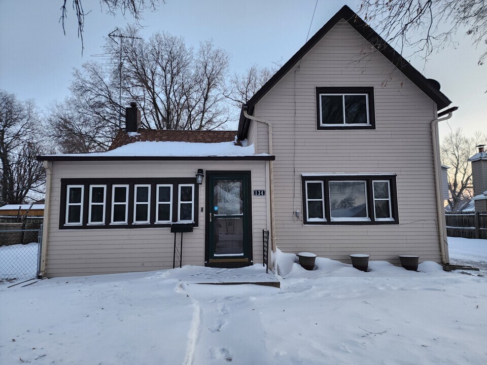 134 E South St in Hastings, NE - Building Photo