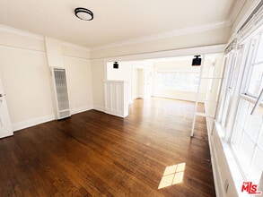 1743 S Catalina St in Los Angeles, CA - Building Photo - Building Photo