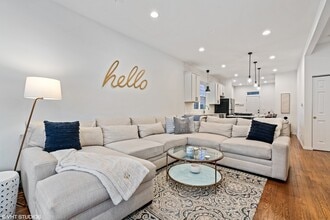 2524 N Washtenaw Ave in Chicago, IL - Building Photo - Building Photo