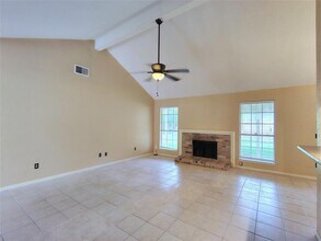 2914 Old Fort Rd in Sugar Land, TX - Foto de edificio - Building Photo