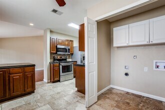 811 Brentwood Ln, Unit 103 in Richardson, TX - Building Photo - Building Photo