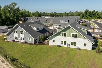 Whitebridge Crossing in Hampstead, NC - Foto de edificio - Building Photo