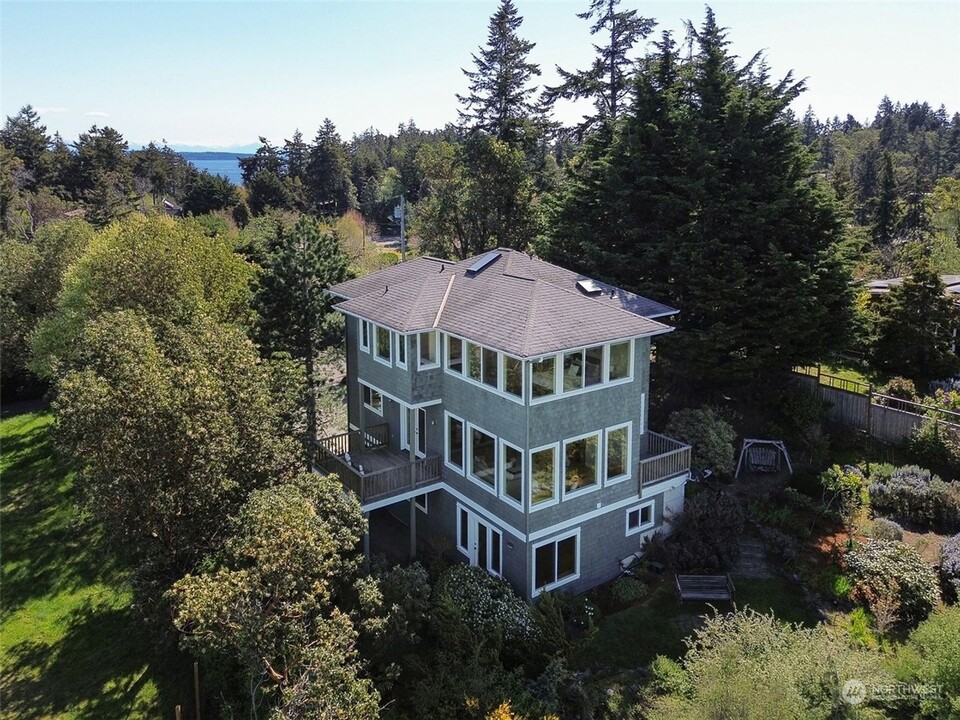 1805 Willow St in Port Townsend, WA - Foto de edificio