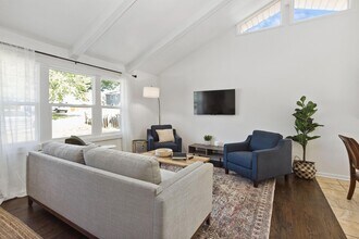 8617 W 92nd St in Overland Park, KS - Building Photo - Building Photo