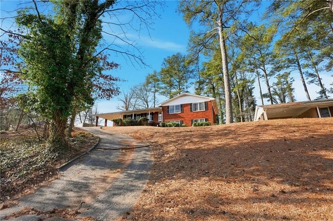 4165 Williamsburg Dr in College Park, GA - Building Photo - Building Photo