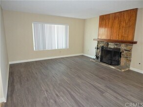 7162 Heil Ave-Unit -1 in Huntington Beach, CA - Building Photo - Building Photo