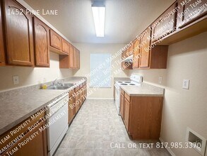 1452 Pine Ln in Fort Worth, TX - Building Photo - Building Photo