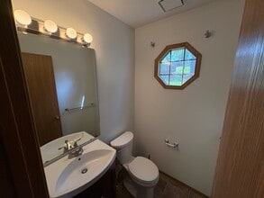 511 E Jackson St in Ozark, MO - Building Photo - Building Photo