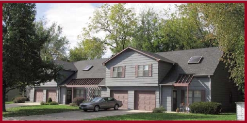 Locust Wood Townhomes in Kansas City, MO - Building Photo - Building Photo