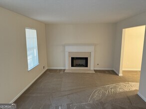 228 Solomon Dr in Ellenwood, GA - Building Photo - Building Photo