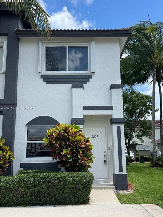 2227 SE 23rd Terrace in Homestead, FL - Building Photo - Building Photo