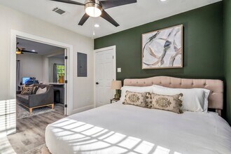 5 Estelle St in Houston, TX - Building Photo - Building Photo