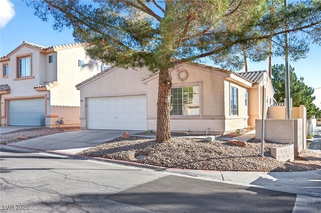 7820 Strong Water Ct in Las Vegas, NV - Building Photo - Building Photo