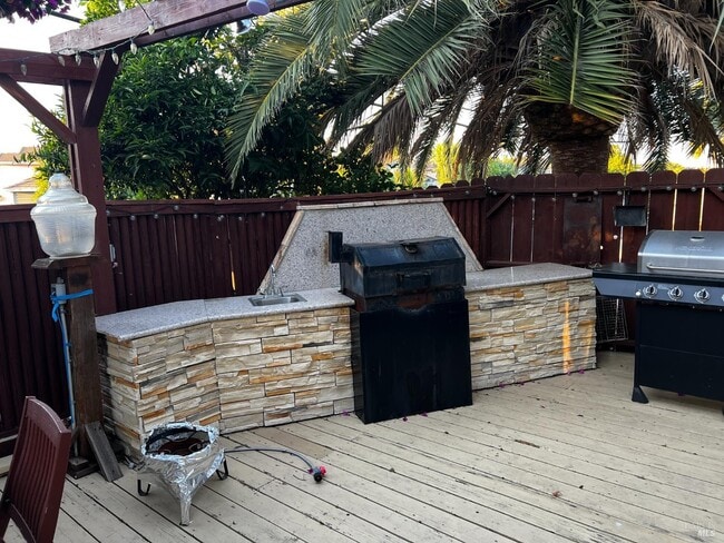 property at 40 Curtis Ct