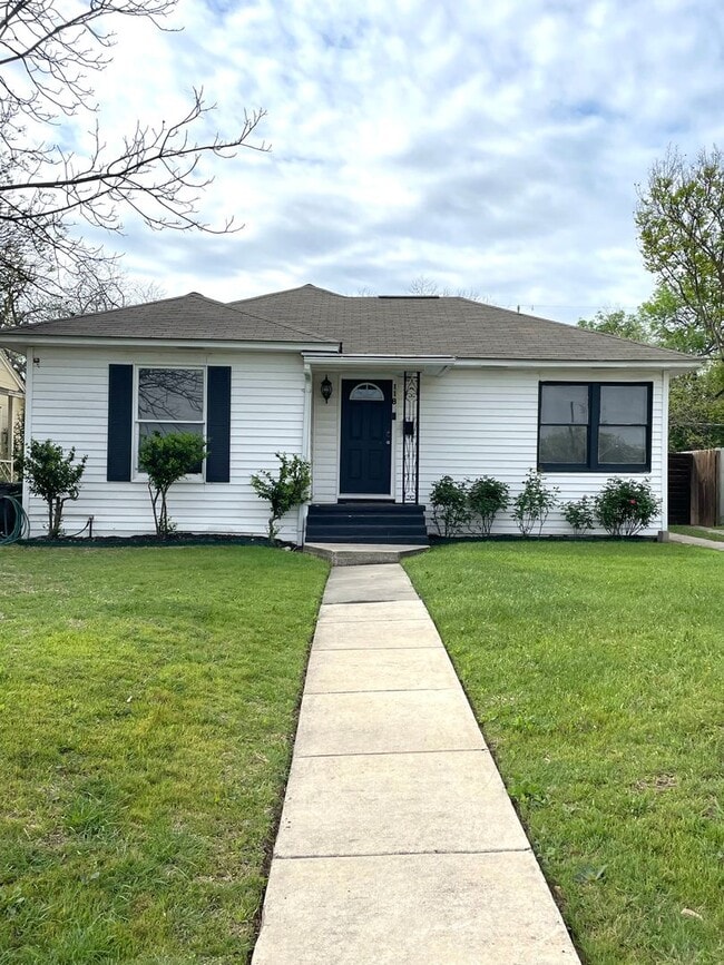 property at 118 El Monte Blvd