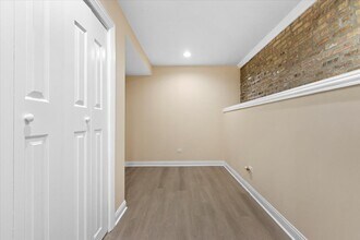 1635 N Ashland Ave in Chicago, IL - Building Photo - Building Photo