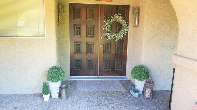 835 Greenwich Dr photo'