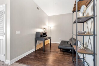 150 S Las Vegas Blvd in Las Vegas, NV - Foto de edificio - Building Photo