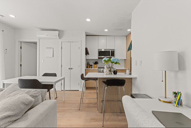 11 Parker Hill Avenue in Roxbury, MA - Foto de edificio - Building Photo