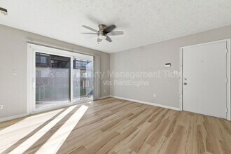 302 Wells Ct in Hampton, VA - Building Photo - Building Photo