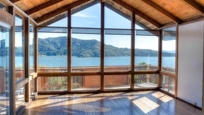 property at 2381 Paradise Dr