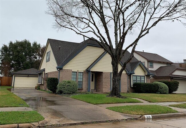 315 Muirwood Ln