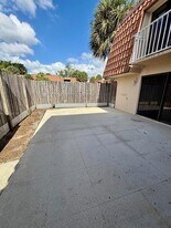 528 Green Springs Pl in West Palm Beach, FL - Building Photo